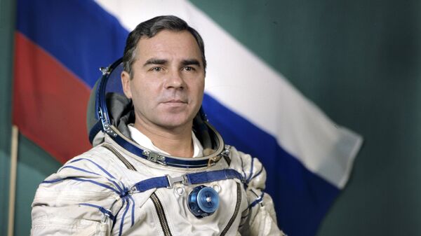 Александр Викторенко - летчик-космонавт, командир основного экипажа космического корабля Союз ТМ-14