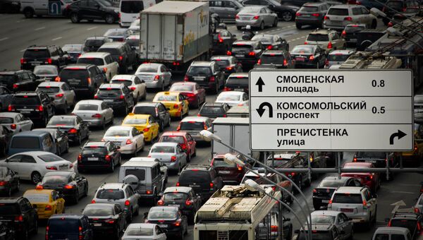 Автомобильная пробка в Москве. Архивное фото