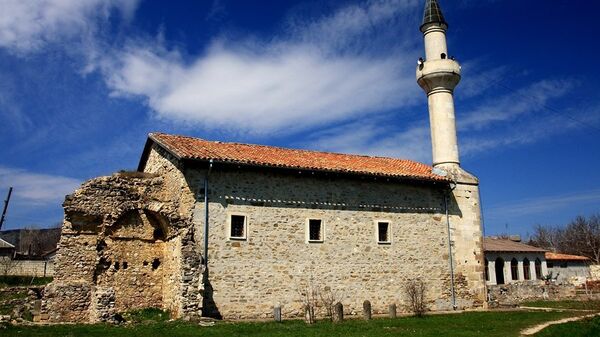 Мечеть Хана Узбека в исторической части города Старый Крым