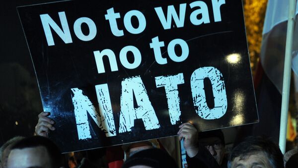 Протест против вступления Черногории в НАТО в Подгорице. Архивное фото