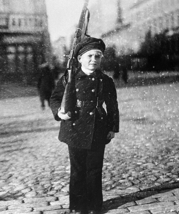 Юный защитник Петрограда