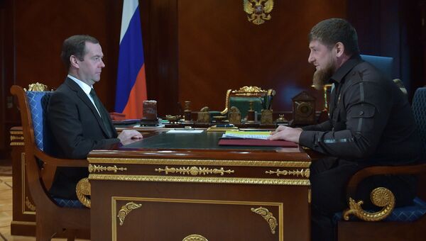 Председатель правительства РФ Дмитрий Медведев и глава Чеченской Республики Рамзан Кадыров во время встречи. 30 марта 2017