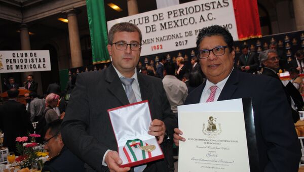 Вручение награды Клуба журналистов Мексики агентству Sputnik