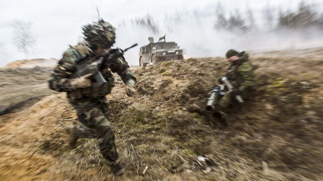 Военнослужащие литовской армии во время учений. Архивное фото