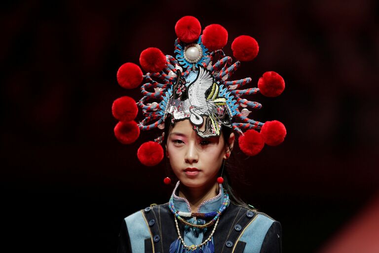 Показ дизайнера Chen Wen в рамках China Fashion Week