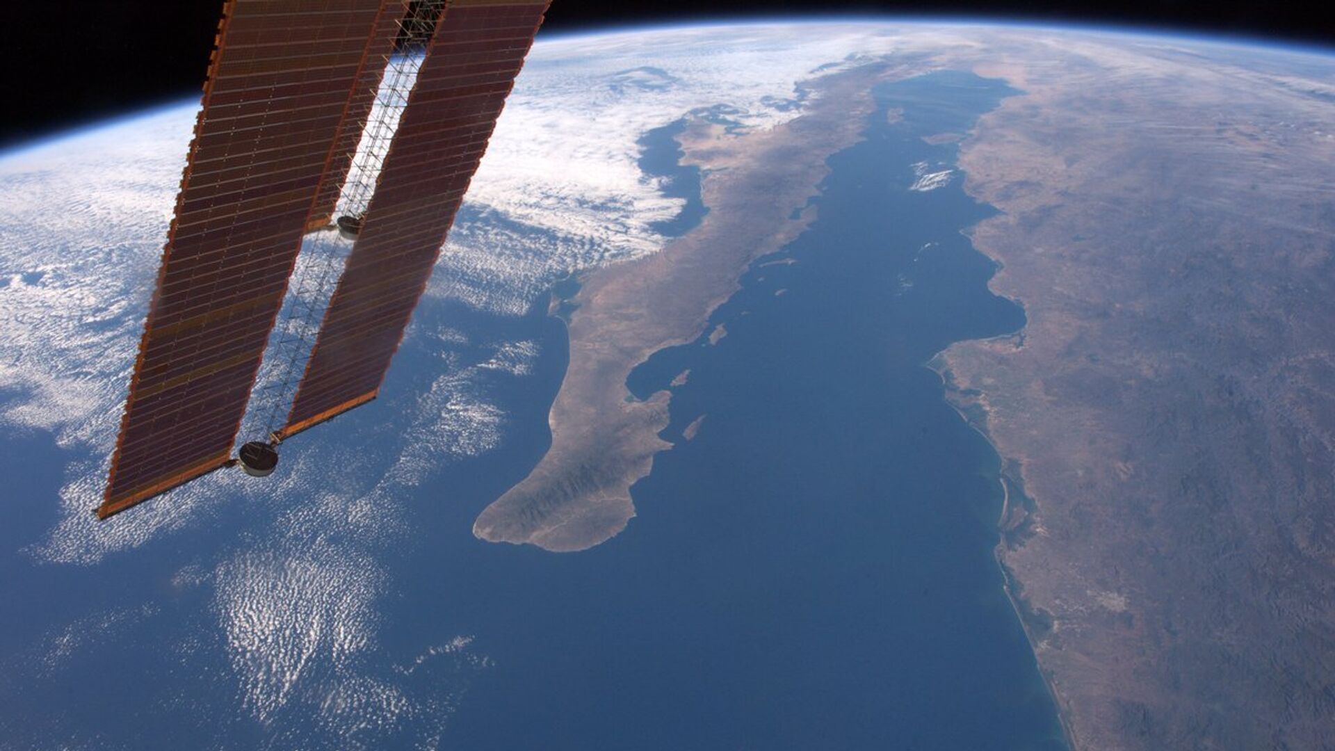 Вид на Калифорнийский полуостров и залив с Международной космической станции - РИА Новости, 1920, 12.06.2024
