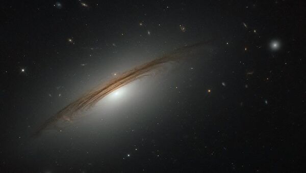 Снимок галактики UGC 12591 сделанный космическим телескопом Хаббл