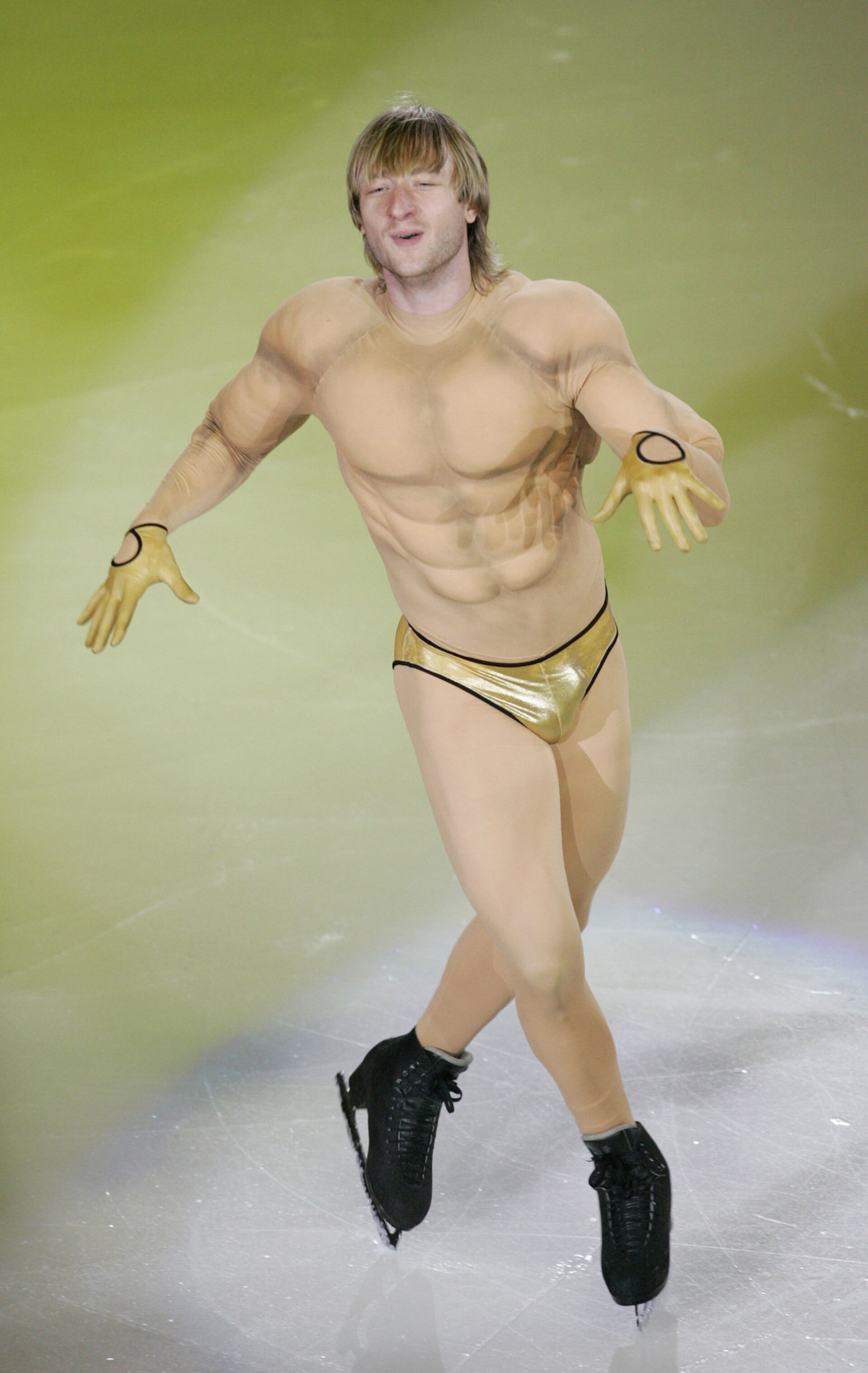 Евгений Плющенко, завоевавший золотую медаль по фигурному катанию на Олимпийских играх-2006 в Турине, выступает на гала-шоу в Сеуле - РИА Новости, 1920, 30.11.2020