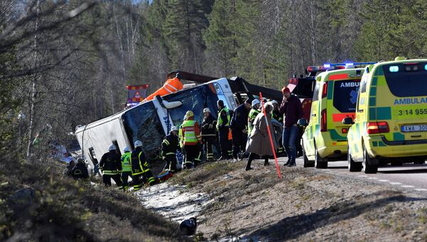 Ситуация в Швеции на месте ДТП с автобусом, перевозившим школьников, 2 апреля 2017