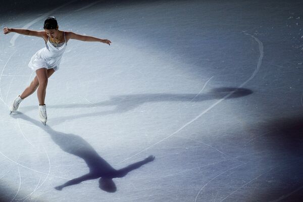 Маи Михара, занявшая 5-е место в женском одиночном катании, во время показательных выступлений чемпионата мира по фигурному катанию в Хельсинки