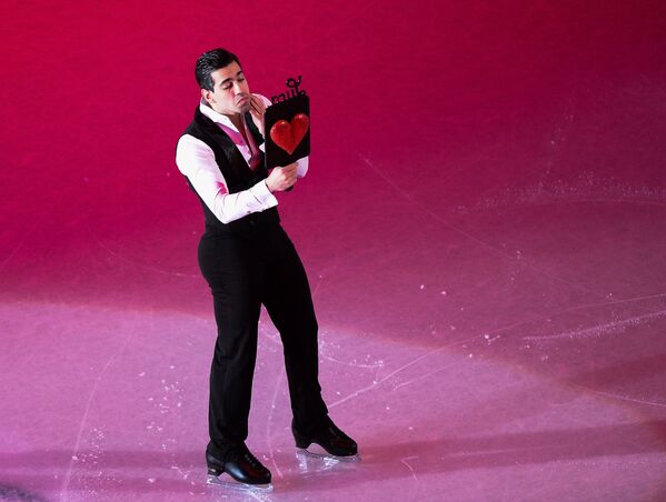 Лука Ланотте, занявший с Анной Каппелини 6-е место в танцах на льду, во время показательных выступлений чемпионата мира по фигурному катанию в Хельсинки