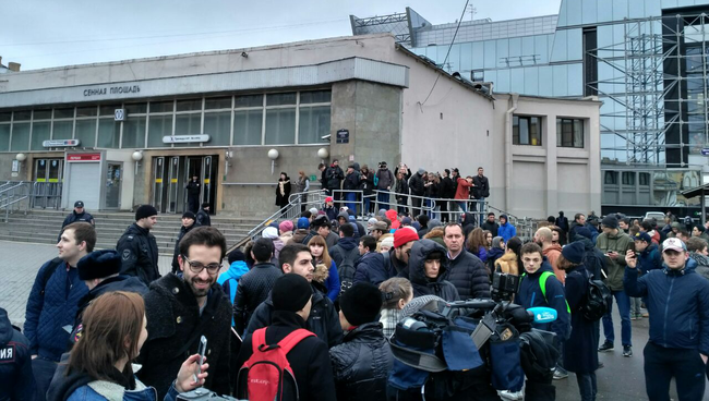 Взрыв на станции метро Сенная площадь в Санкт-Петербурге. 3 апреля 2017