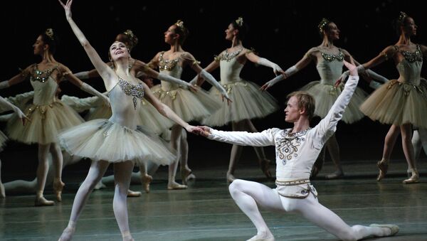Заключительная часть балета Драгоценности - Бриллианты. Архивное фото