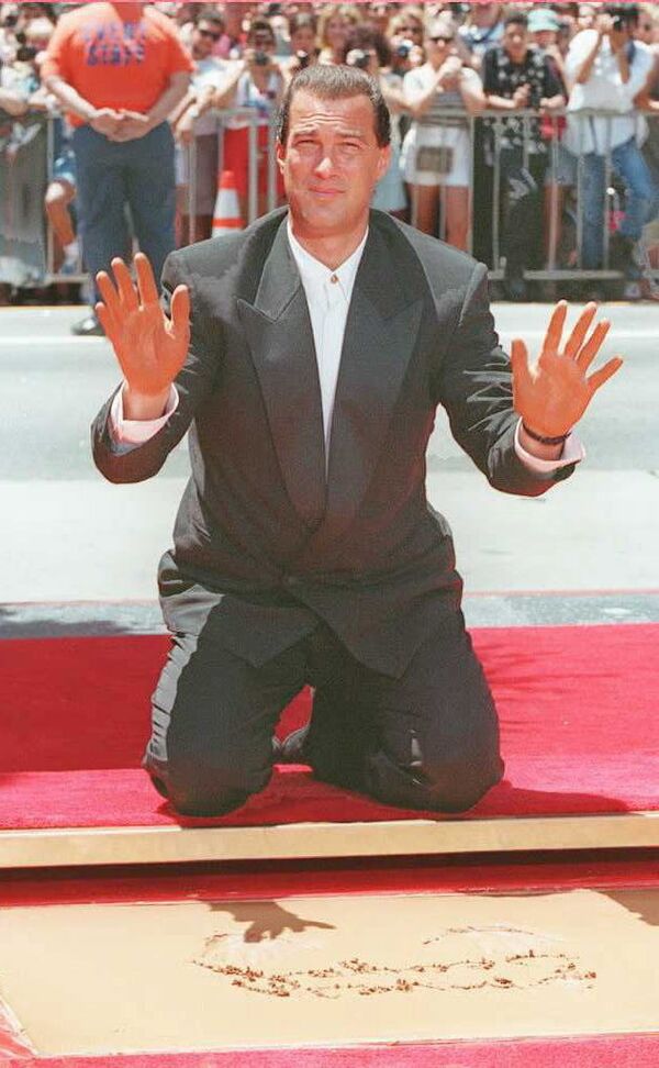Американский актер Стивен Сигал в Голливуде