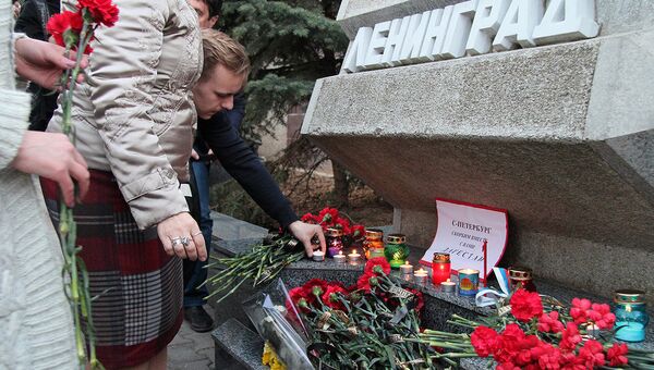 Акция памяти в Севастополе в связи с трагическими событиями в Санкт-Петербурге.
