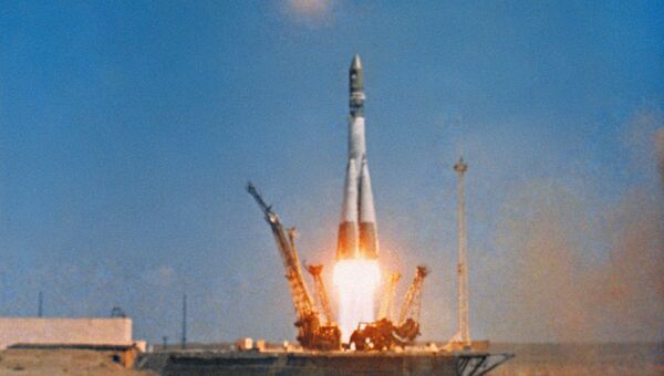 Старт ракеты-носителя Восток с кораблём Восток-1, на борту которого летчик-космонавт СССР Юрий Гагарин