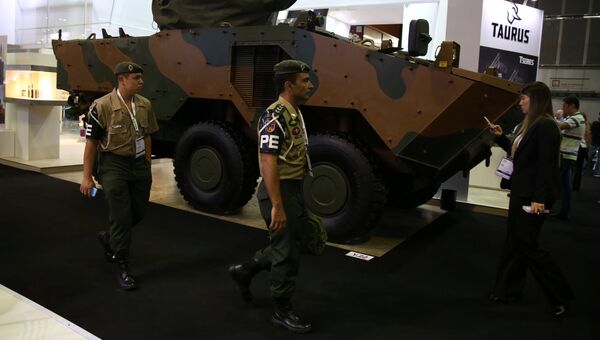 Танк на выставке LAAD 2017 Defense and Security в Рио-де-Жанейро, Бразилия, 4 апреля 2017