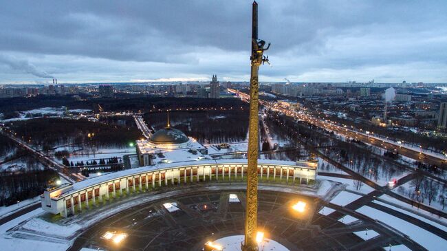 Центральный музей Великой Отечественной войны и мемориальный комплекс Парк Победы на Поклонной горе в Москве. Архивное фото