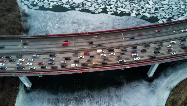 Лед на Москва-реке под Живописным мостом. Архивное фото