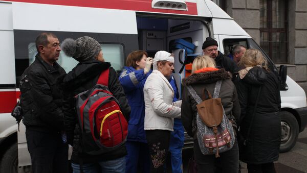 Эвакуация пострадавших в результате взрыва со станции метро Технологический институт в Санкт-Петербурге