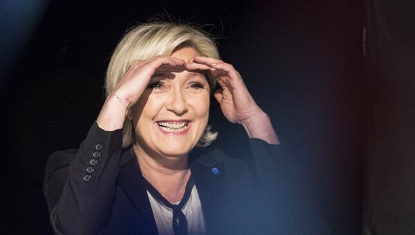 Лидер политической партии Франции Национальный фронт Марин Ле Пен. 5 апреля 2017 года