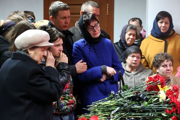 Прощание с погибшими в Астрахани полицейскими