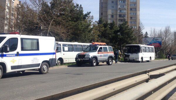 Место столкновения двух автобусов в Симферополе