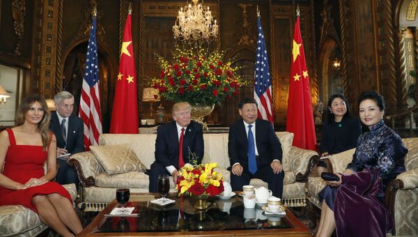 Встреча президента США Дональда Трампа и председателя КНР Си Цзиньпина в поместь Мар-а-Лаго в Палм-Бич. 6 апреля 2017