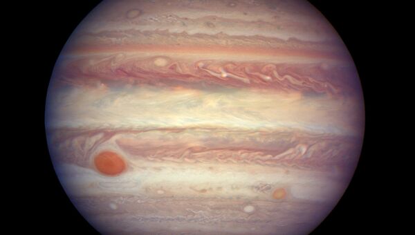 Фотография Юпитера, полученная «Хабблом» в момент сближения планеты-гиганта и Земли