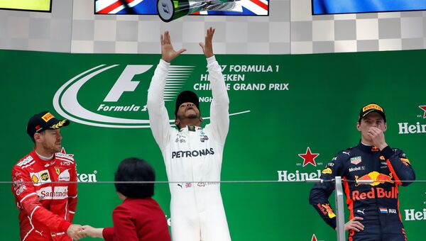 Пилот Мерседеса британец Льюис Хэмилтон стал победителем второго этапа чемпионата Формулы-1 Гран-при Китая.