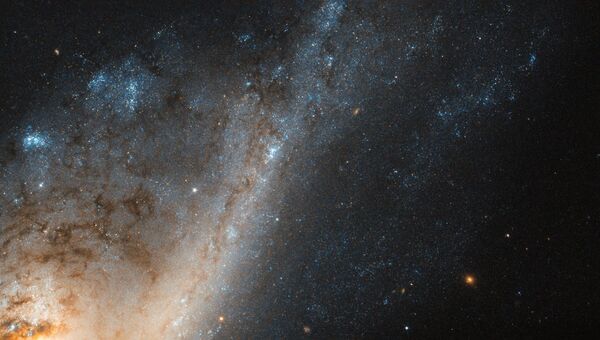 Яркая галактика NGC 4536, в которой формируются десятки новых звезд каждый год