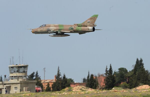 Самолет сирийских военно-воздушных сил на аэродроме Шайрат. 8 апреля 2017