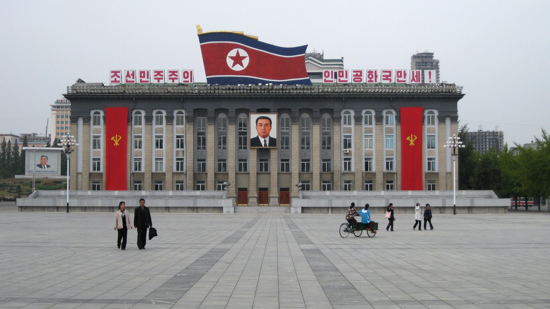 Центральная площадь имени основателя КНДР Ким Ир Сена в Пхеньяне, КНДР - РИА Новости, 1920, 31.12.2021