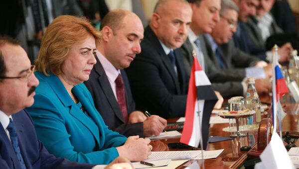 Глава парламента Сирии Хадия Аль-Аббас во время встречи с председателем Совета Федерации РФ Валентиной Матвиенко. 11 апреля 2017