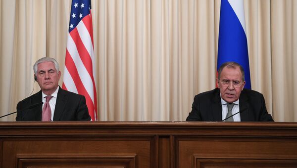 Министр иностранных дел РФ Сергей Лавров и Государственный секретарь США Рекс Тиллерсон во время совместной пресс-конференции по итогам переговоров в Москве