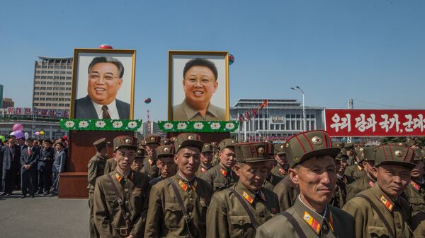 Портреты с изображениями Ким Ир Сена и Ким Чен Ира в Пхеньяне