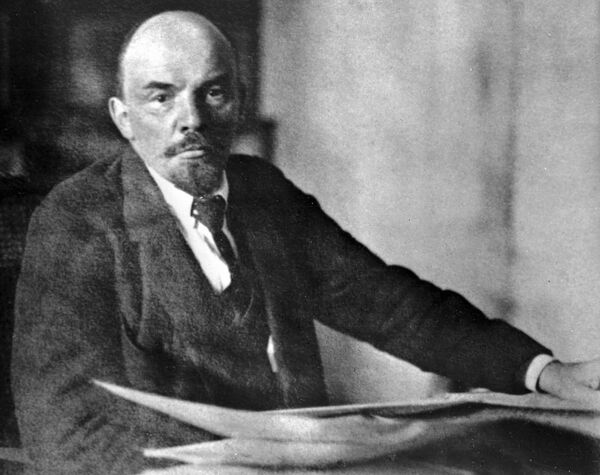 Реферат: Ленин, как политический деятель
