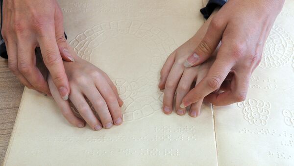15 апреля пройдет премьера фильма Слепоглухие: жизнь на кончиках пальцев