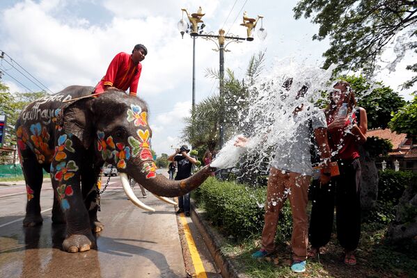 Фестиваль воды Сонгкран в провинции Аюттхая, Таиланд