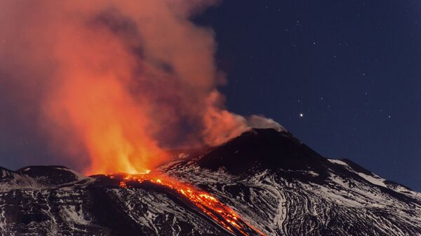 Извержение вулкана Этна. Архивное фото 