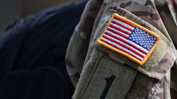 Нашивка на форме американского военнослужащего батальона НАТО