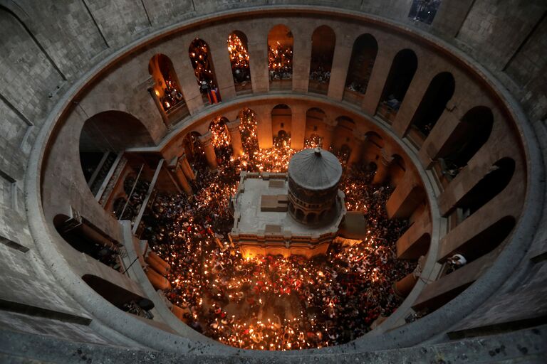 Схождение Благодатного огня на православную Пасху. 15 апреля 2017 года