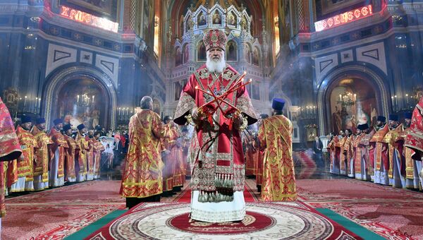 Патриарх Московский и всея Руси Кирилл на праздничном пасхальном богослужении в храме Христа Спасителя в Москве