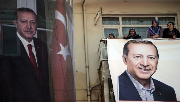 Портреты президента Турции Тайипа Эрдогана в Стамбуле