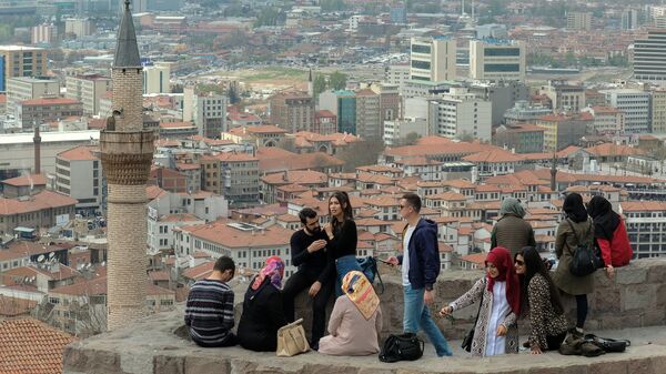 Туристы на смотровой площадке в Анкаре