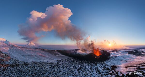 Извержение вулкана Плоский Толбачик Камчатка, Россия, 2012