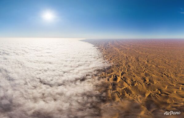 Туман над пустыней Намиб, Африка