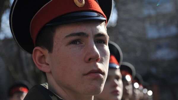 Подготовка кадетов казачьего корпуса к параду в Ростове-на-Дону