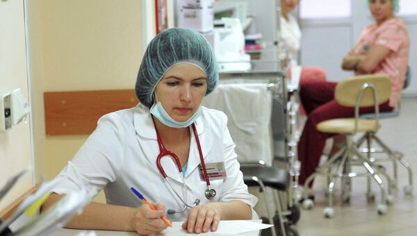 Сотрудники больниц Москвы получат надбавку в 15 тысяч рублей
