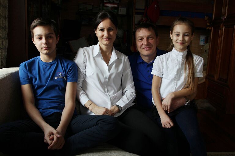 Планы на будущее у Дани очень серьезные, он собирается поступать в физико-математическую школу при МГТУ имени Н. Э. Баумана Планы на будущее у Дани очень серьезные, он собирается поступать в физико-математическую школу при МГТУ имени Н. Э. Баумана